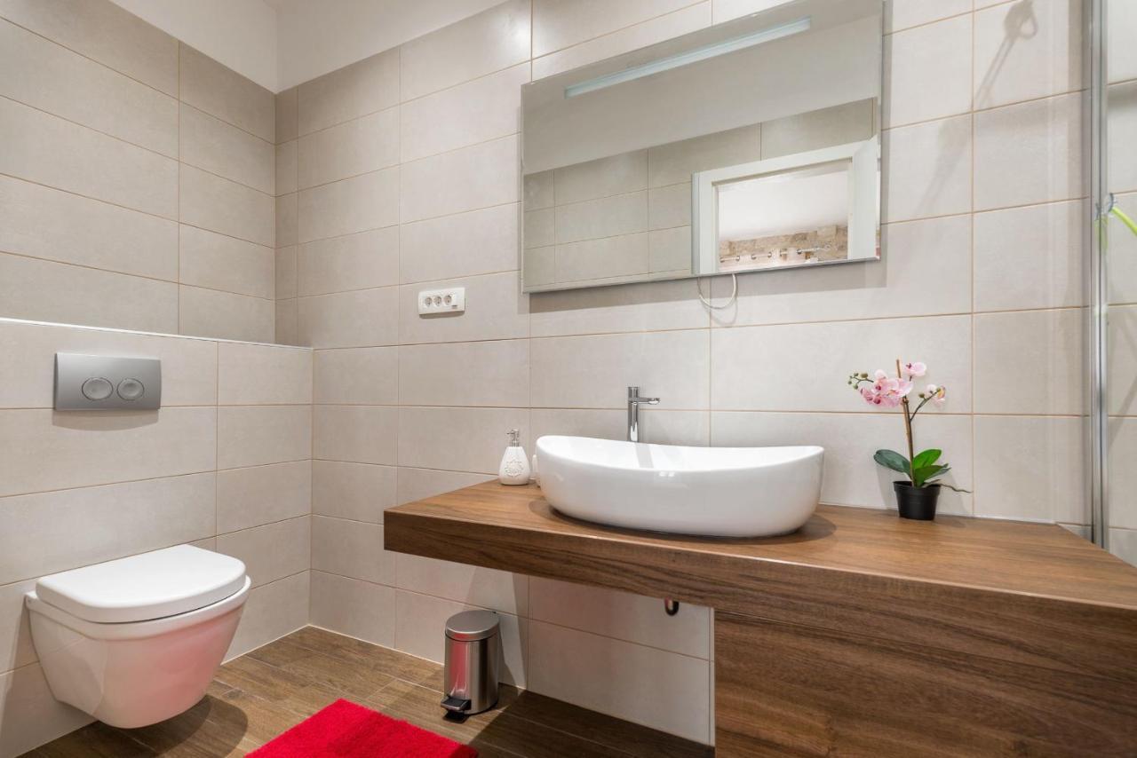 Vintage House Al Pozzo Aparthotel Hvar Town Bagian luar foto