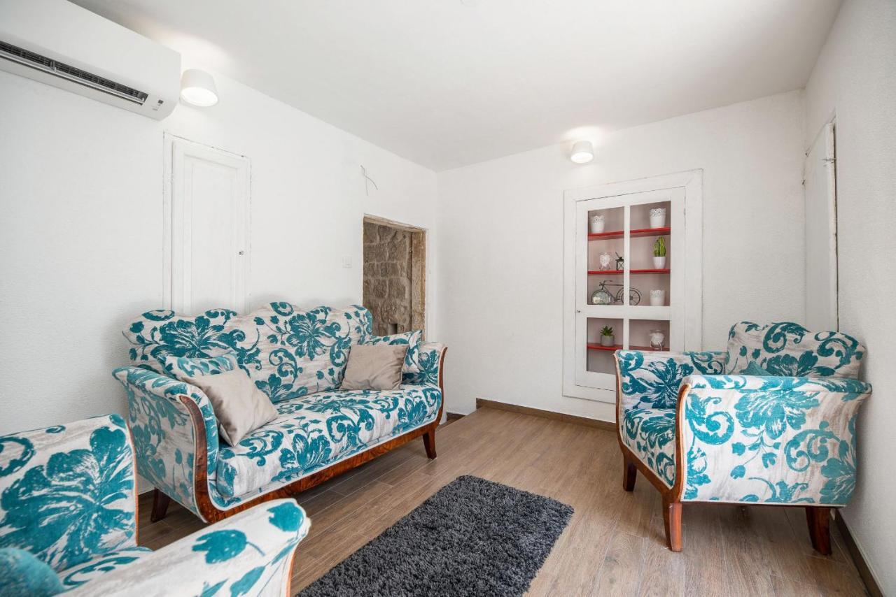 Vintage House Al Pozzo Aparthotel Hvar Town Bagian luar foto
