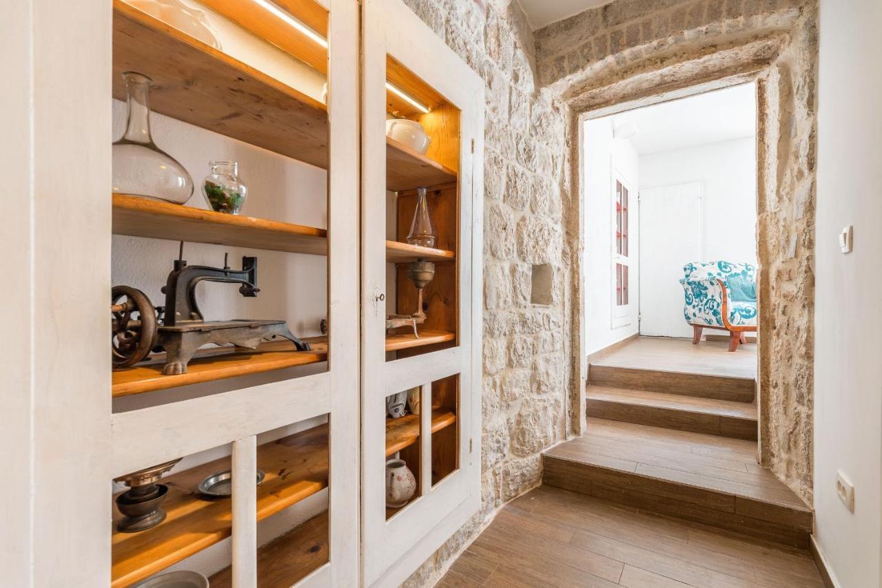 Vintage House Al Pozzo Aparthotel Hvar Town Bagian luar foto