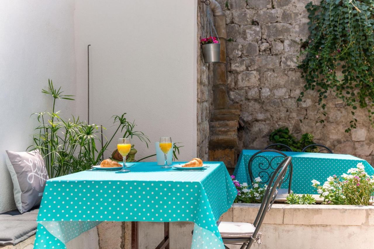 Vintage House Al Pozzo Aparthotel Hvar Town Bagian luar foto