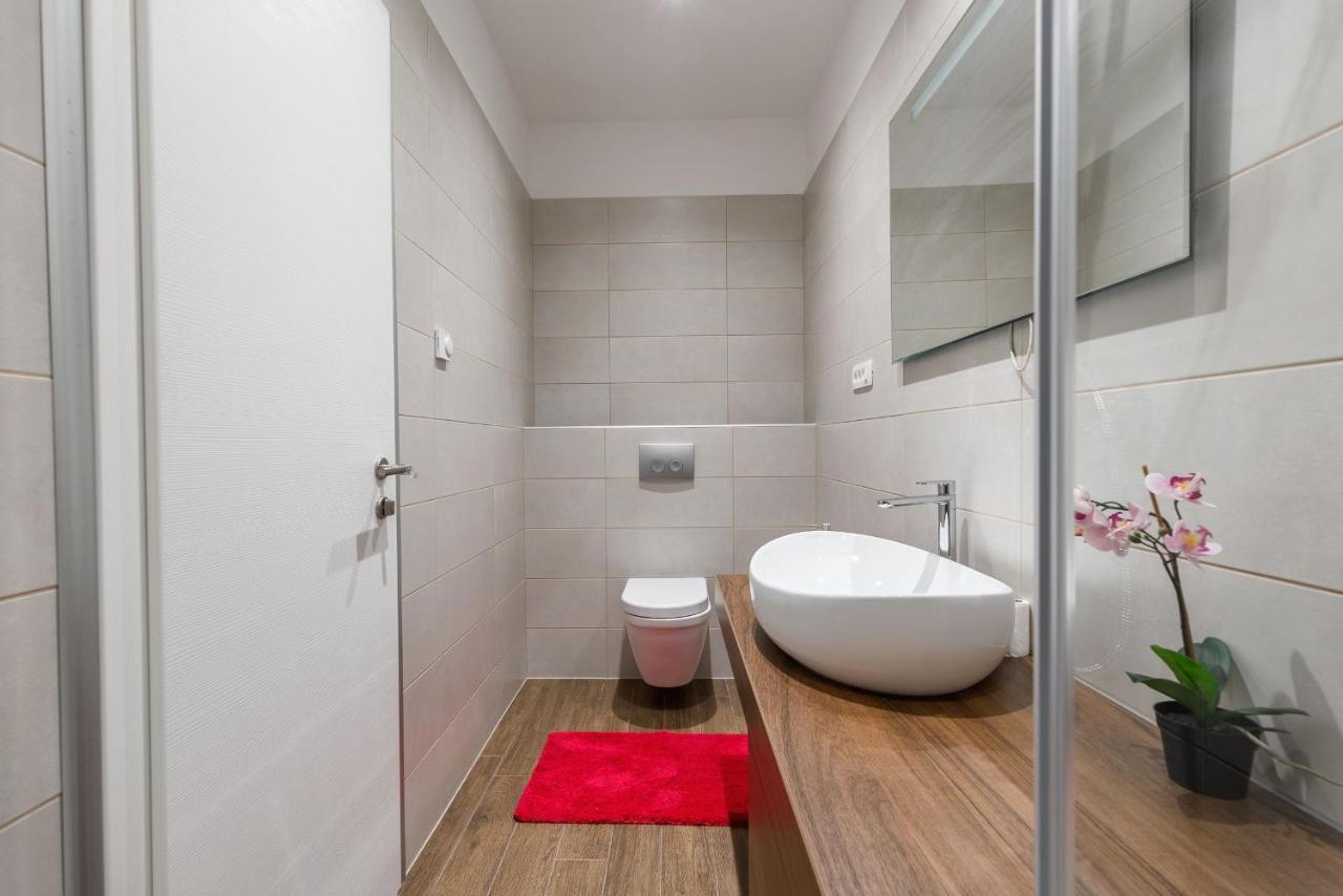 Vintage House Al Pozzo Aparthotel Hvar Town Bagian luar foto