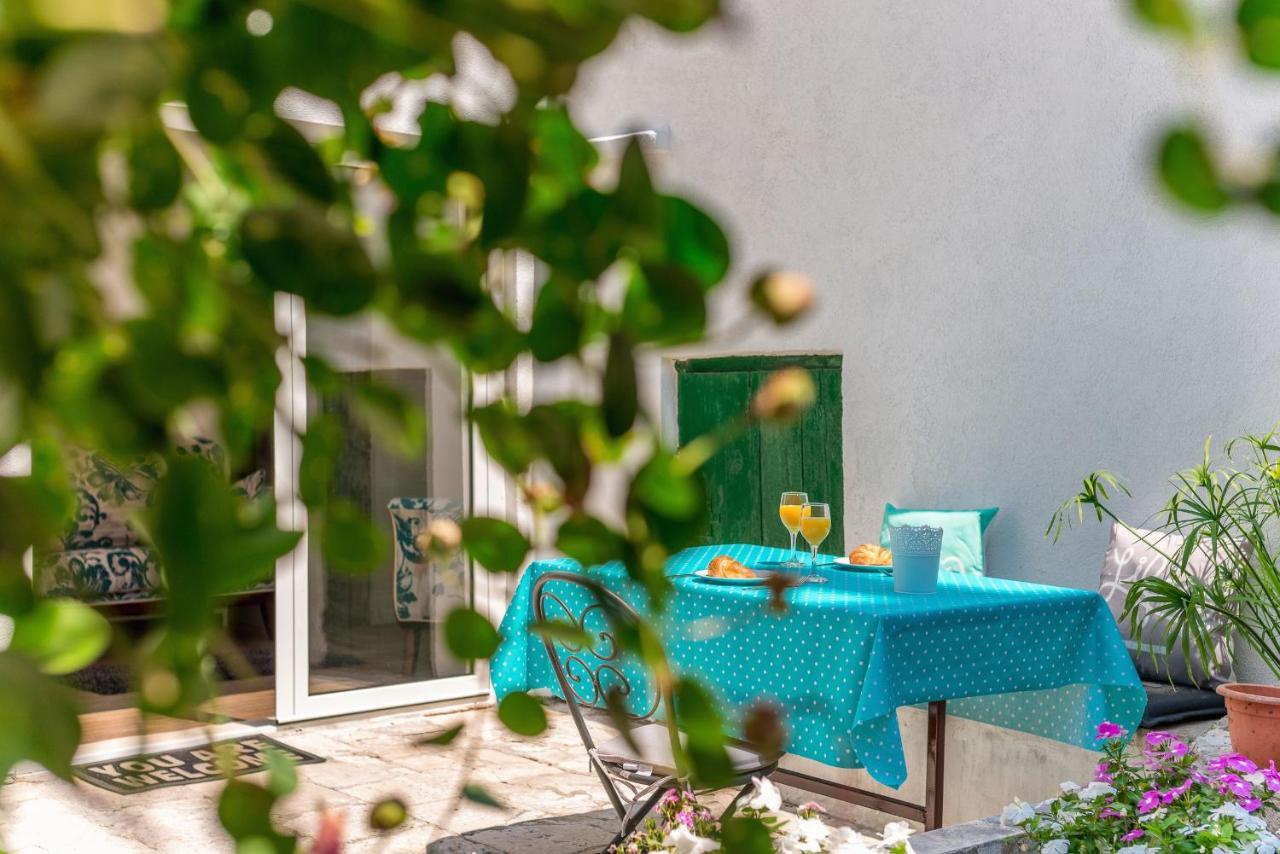 Vintage House Al Pozzo Aparthotel Hvar Town Bagian luar foto
