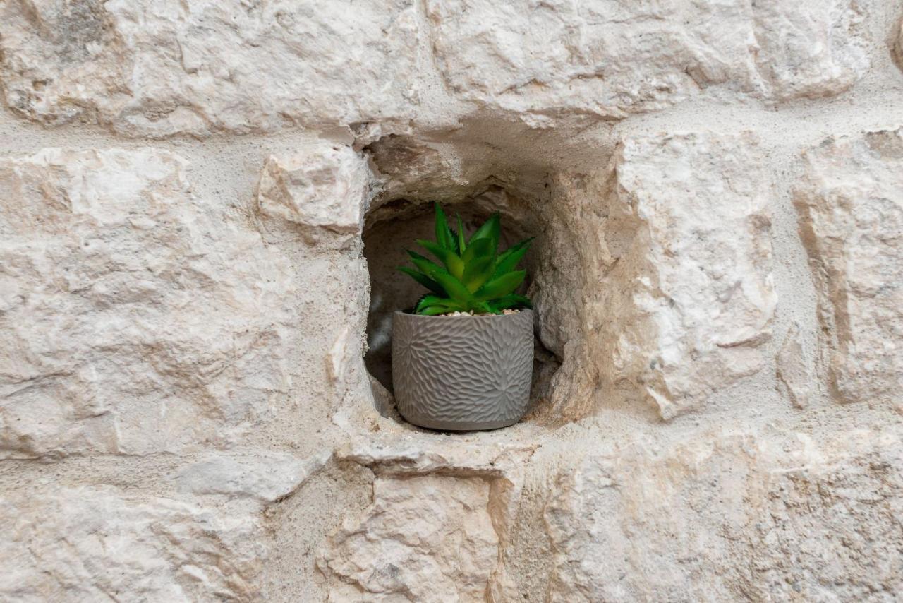 Vintage House Al Pozzo Aparthotel Hvar Town Bagian luar foto