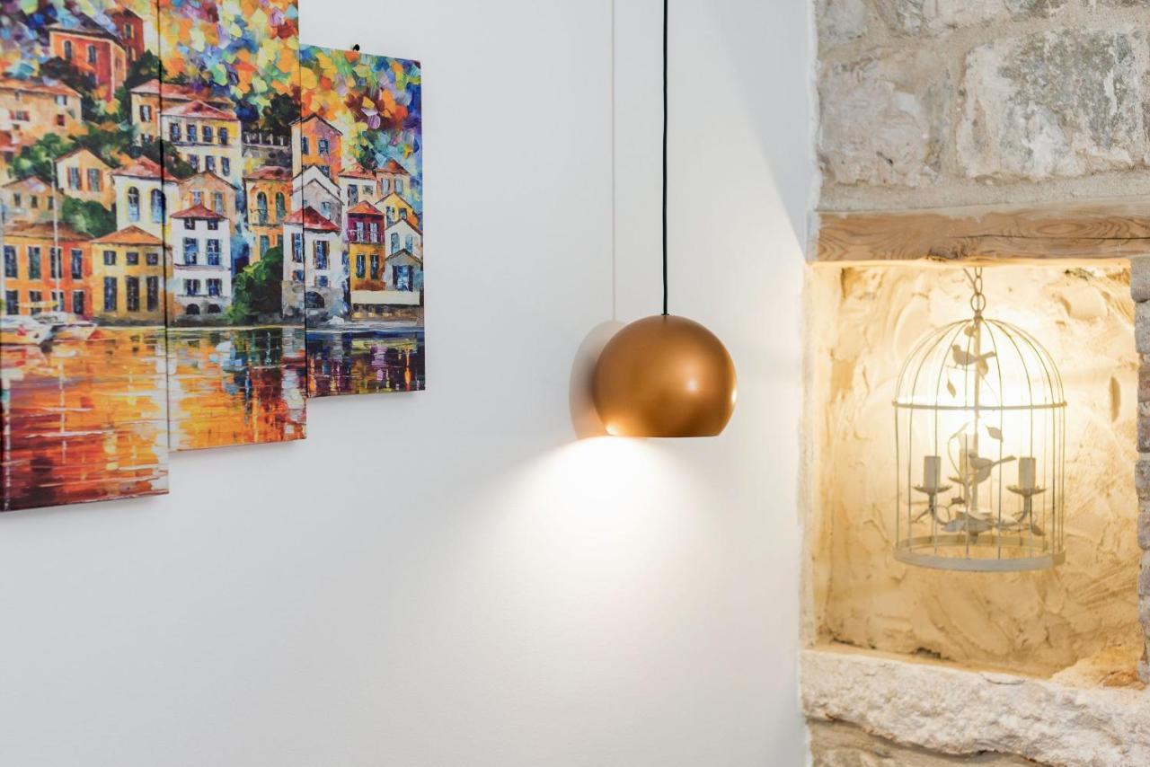 Vintage House Al Pozzo Aparthotel Hvar Town Bagian luar foto