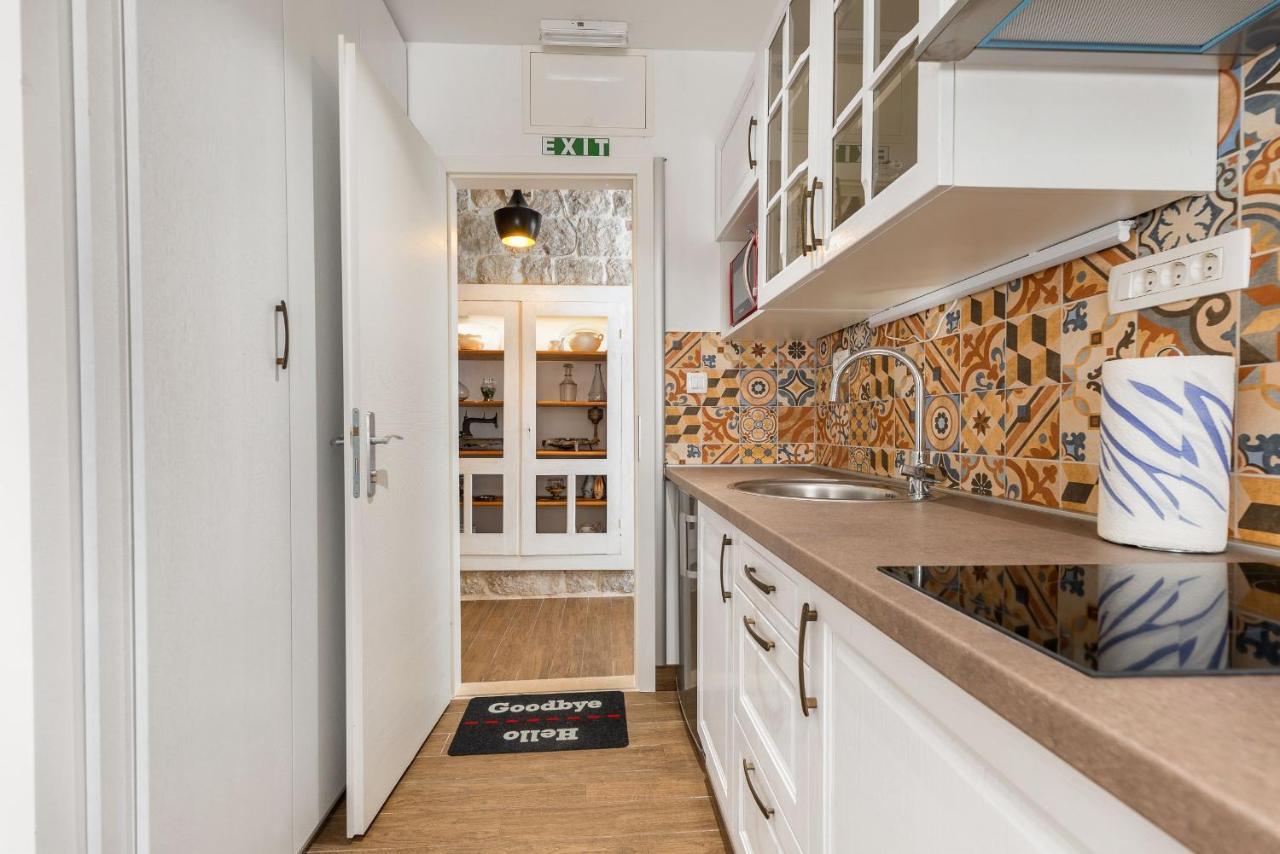 Vintage House Al Pozzo Aparthotel Hvar Town Bagian luar foto