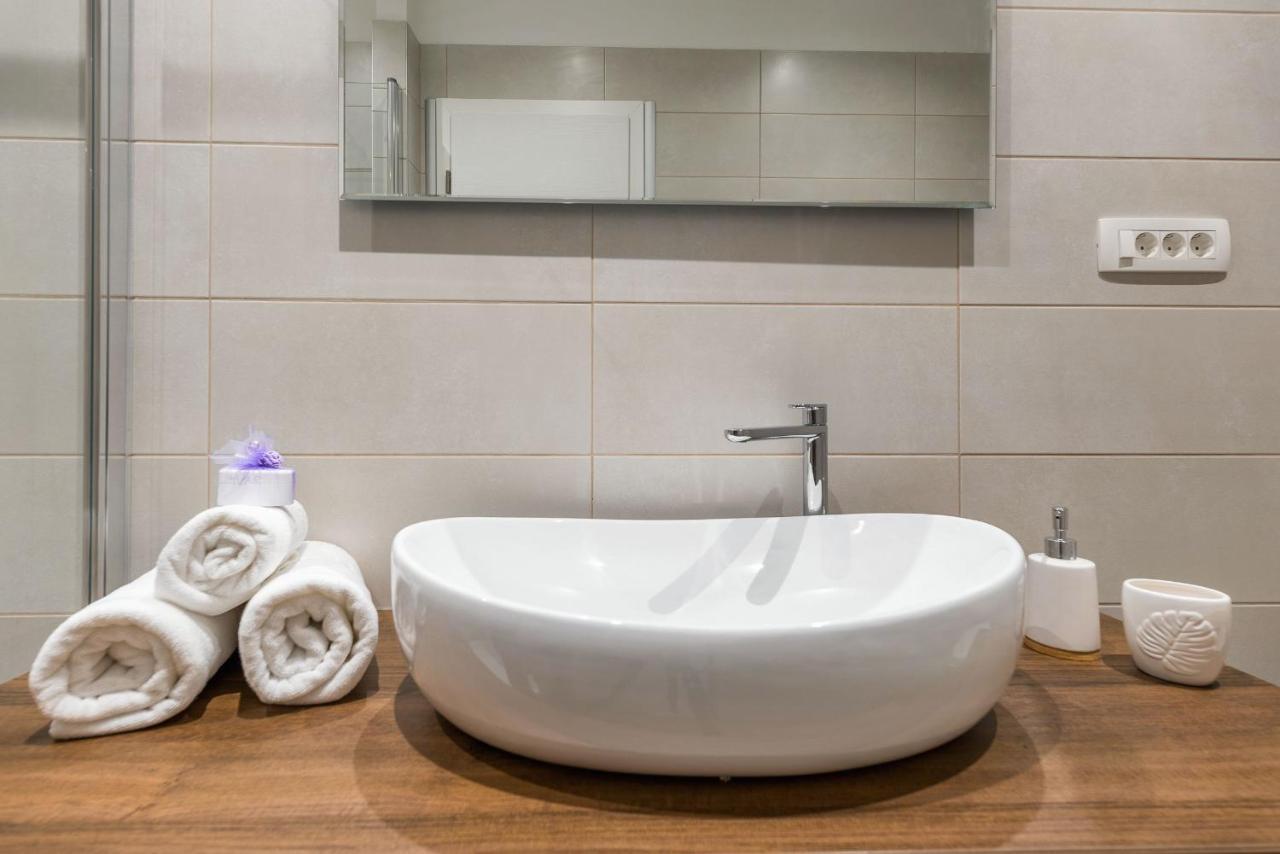 Vintage House Al Pozzo Aparthotel Hvar Town Bagian luar foto