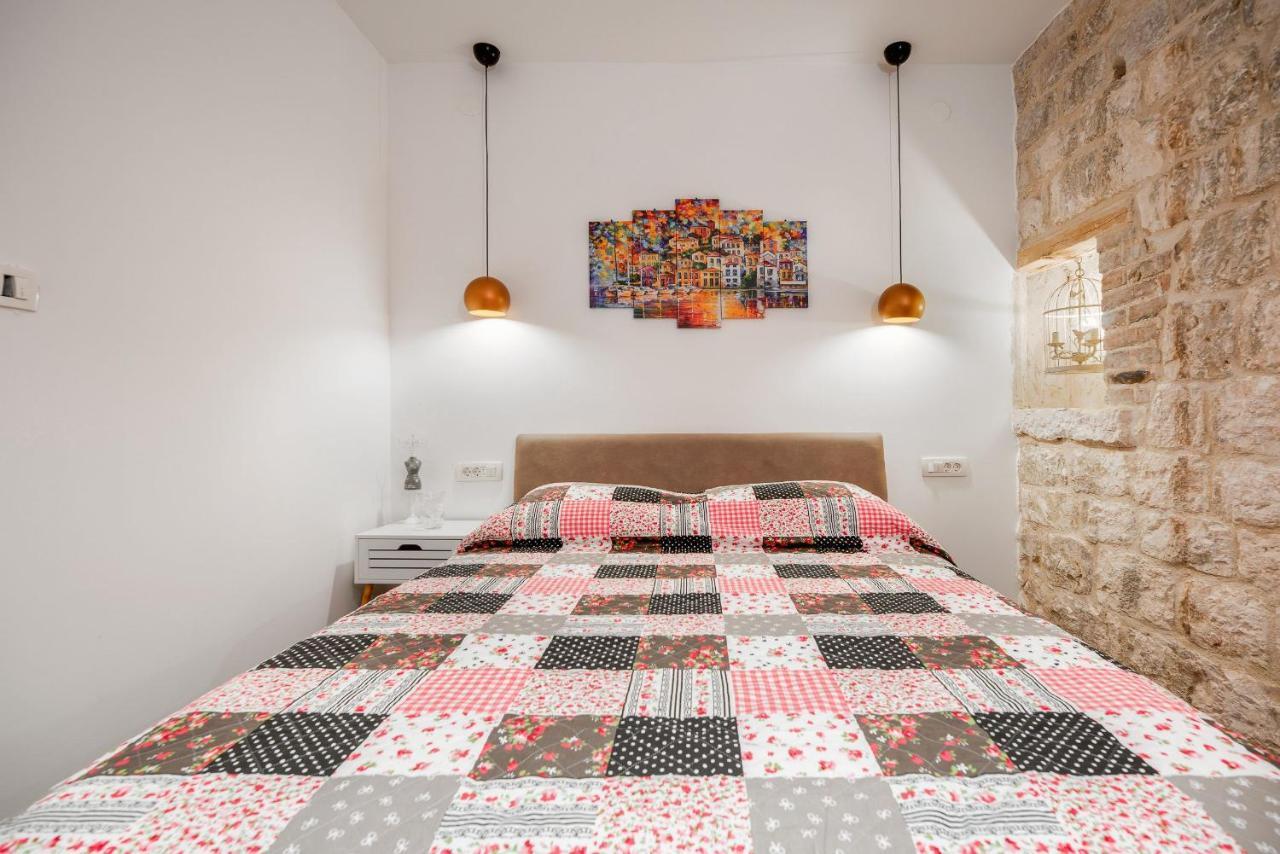 Vintage House Al Pozzo Aparthotel Hvar Town Bagian luar foto