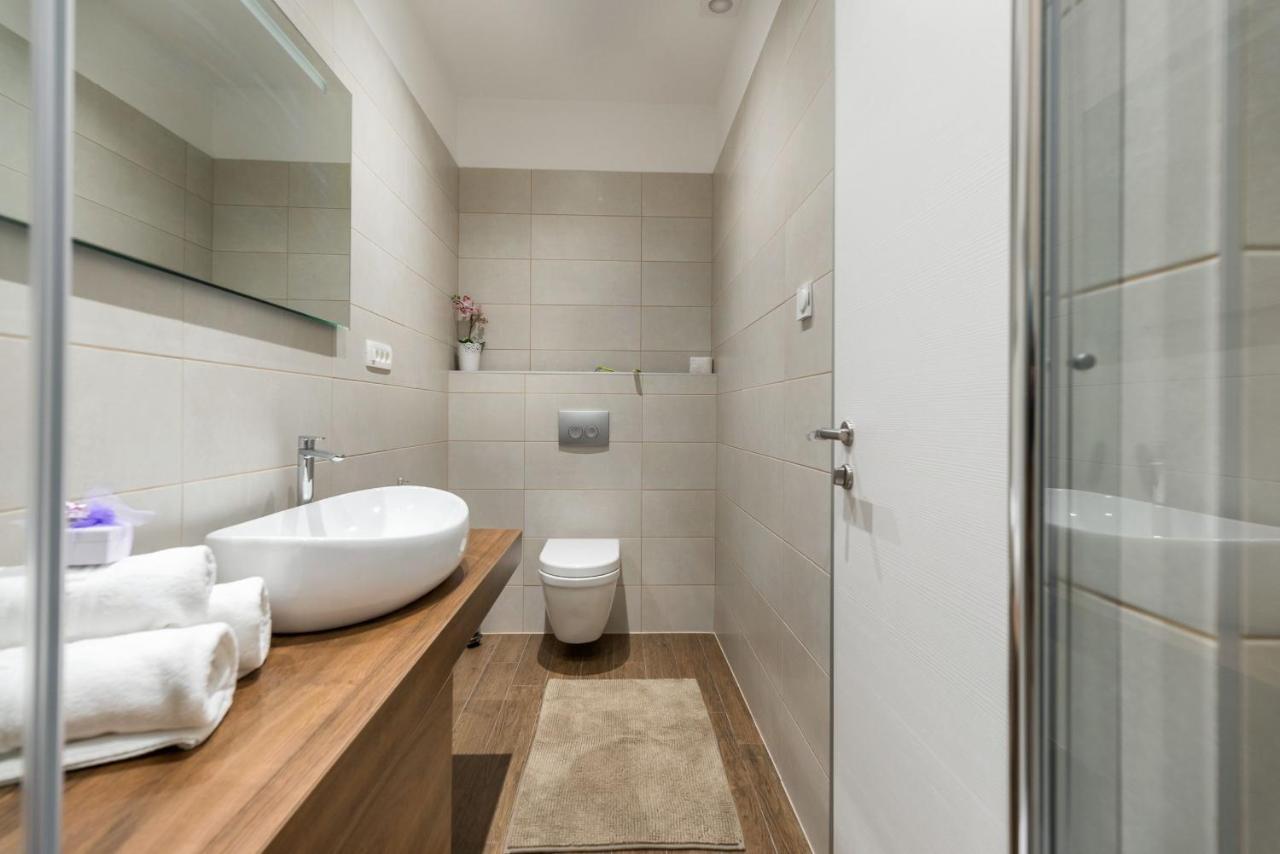 Vintage House Al Pozzo Aparthotel Hvar Town Bagian luar foto