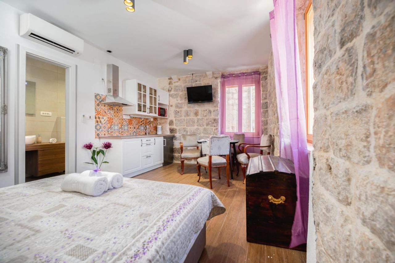 Vintage House Al Pozzo Aparthotel Hvar Town Bagian luar foto