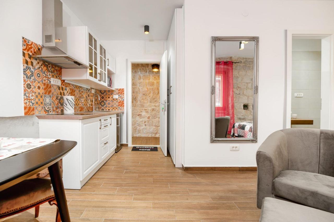 Vintage House Al Pozzo Aparthotel Hvar Town Bagian luar foto